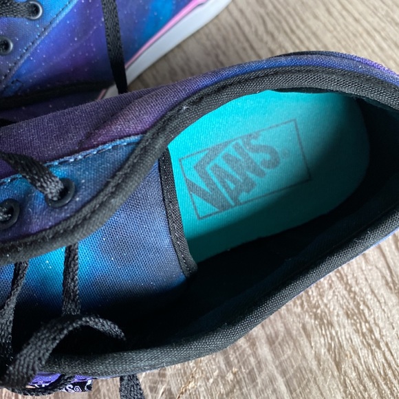 cosmic vans! - Picture 4 of 9